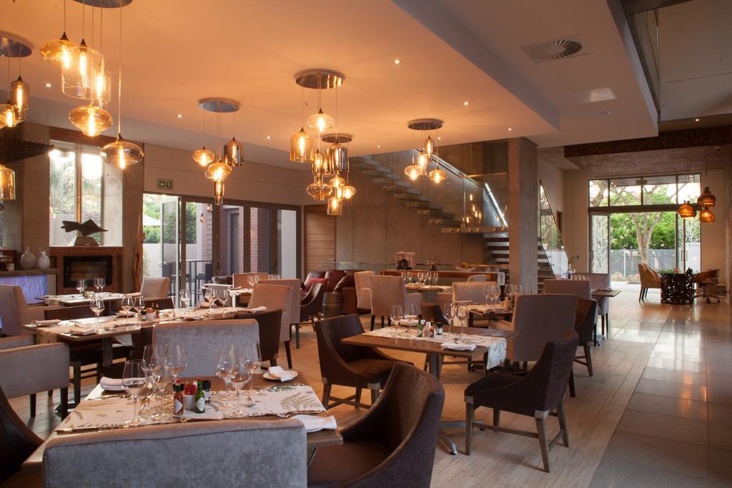 Menlyn Boutique Hotel Pretoria Exterior photo The interior of the restaurant