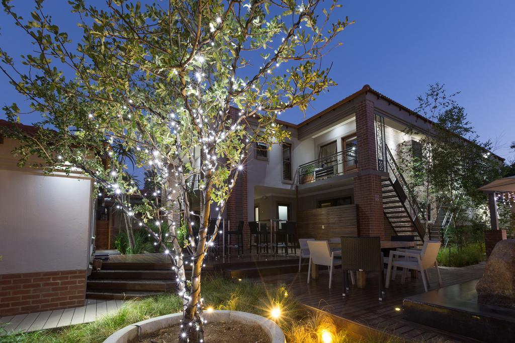 Menlyn Boutique Hotel Pretoria Exterior photo The Treehouse